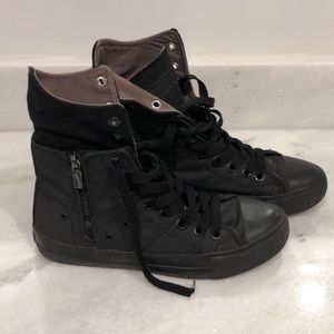 Levi’s combat boots -used.